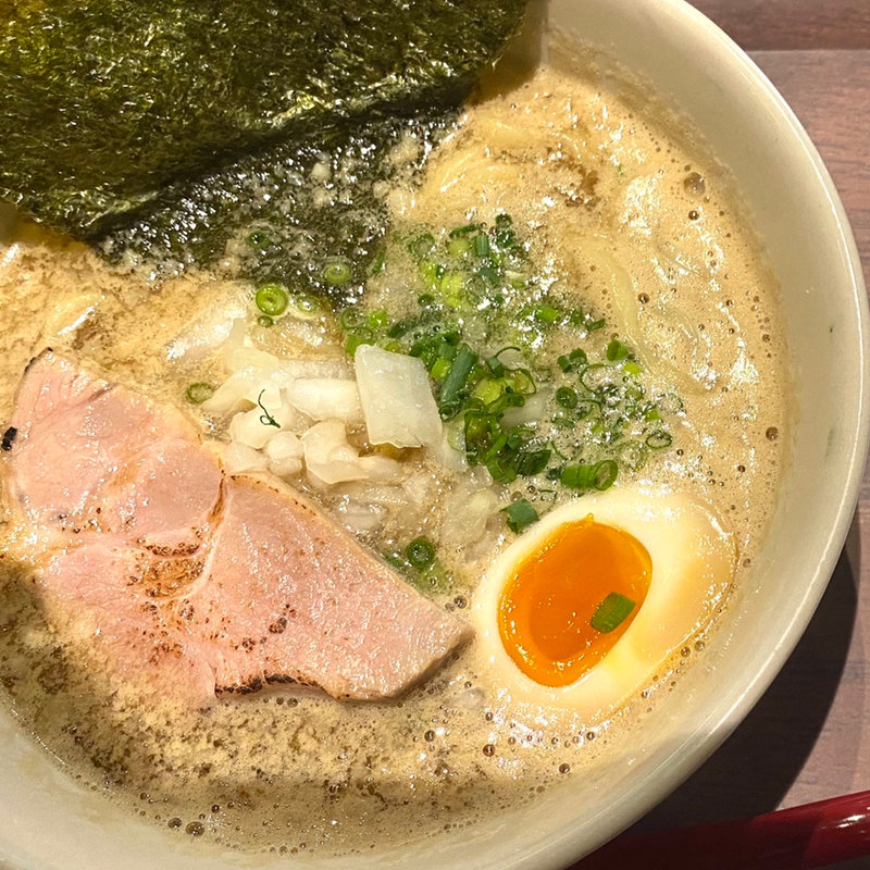熟成醤油の濃厚煮干し中華そば(刺身と焼魚 北海道伊川鮮魚店)