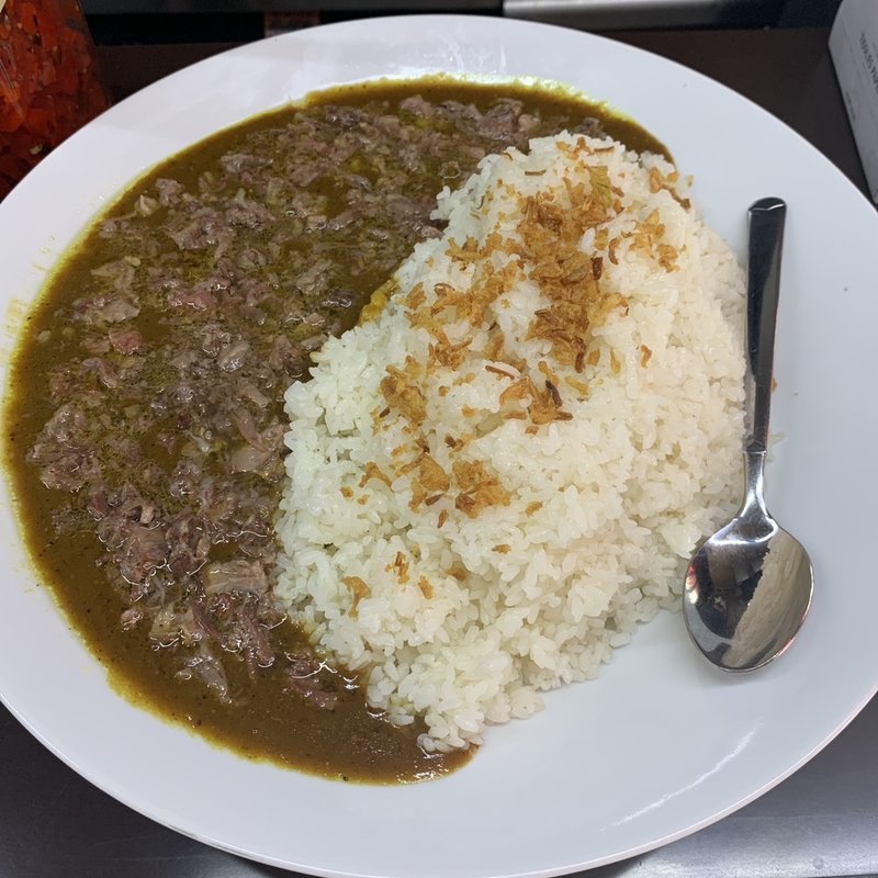 牛すじカレー特盛 牛すじ追加(牛すじカレー 小さなカレー家 大久保店)