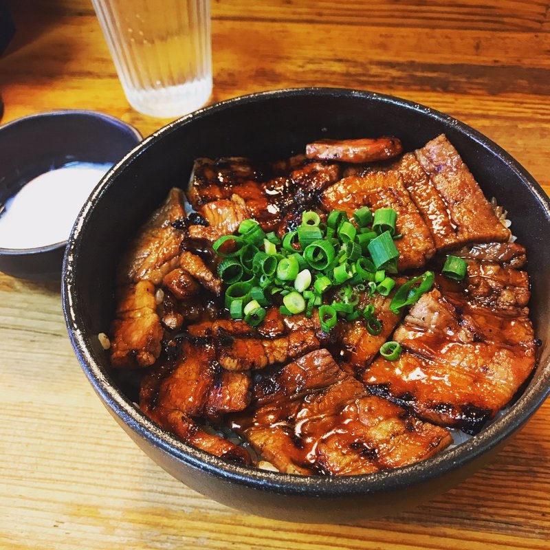 中豚丼(炭火豚丼 豚野郎)