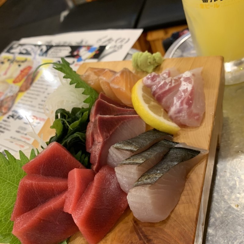 刺身盛り合わせ(海鮮屋台おくまん 中崎町店)