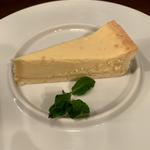 チーズプロフェッショナルが作るチーズケーキ(PARADISO DEL VINO TAKEUCHI パラディーゾ デル ヴィーノ タケウチ)