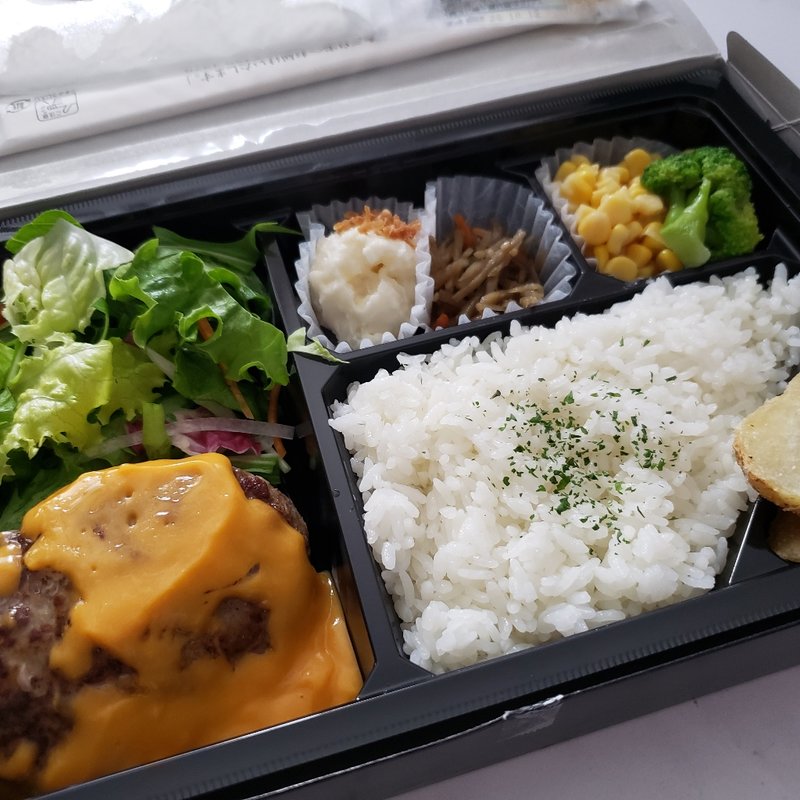 チーズハンバーグ(FUKUYOSHI)