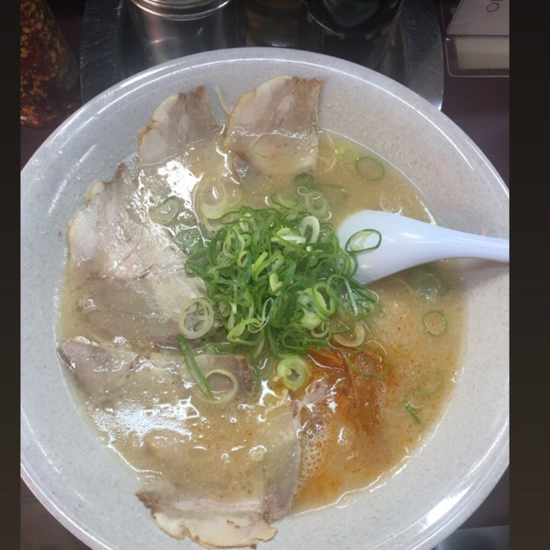 とんこつらーめん(博多長浜ラーメン みよし （はかたながはまらーめんみよし）)