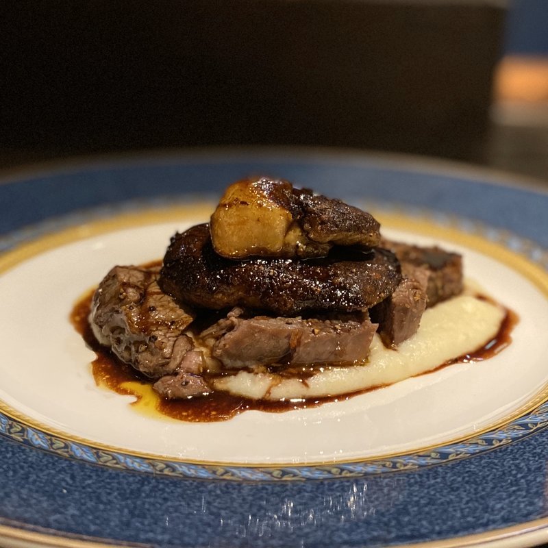 牛フィレとフォアグラのステーキ ロッシーニ風(イタリアン×イザカヤ シオン 藤が丘)