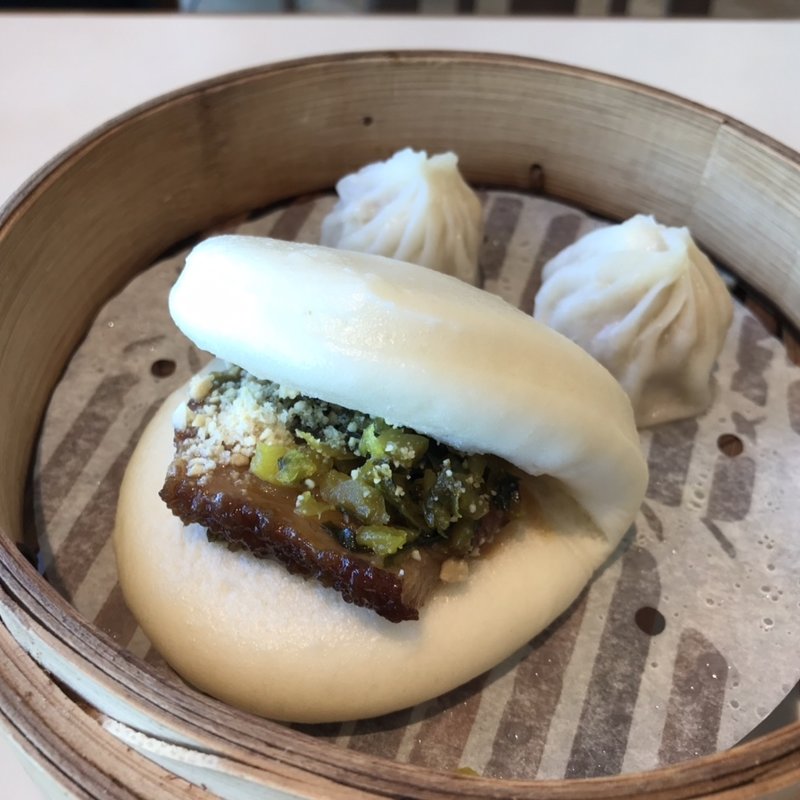 飲茶セットの角煮まん(隨園別館 新宿タカシマヤ タイムズスクエア店)