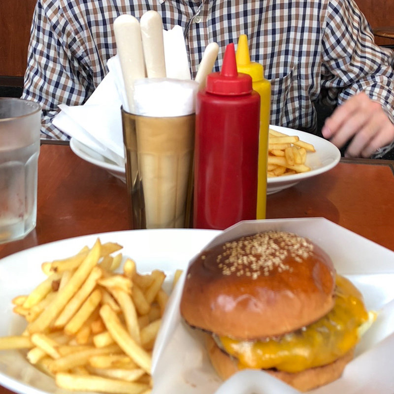 チーズバーガー(GOLDEN BROWN)