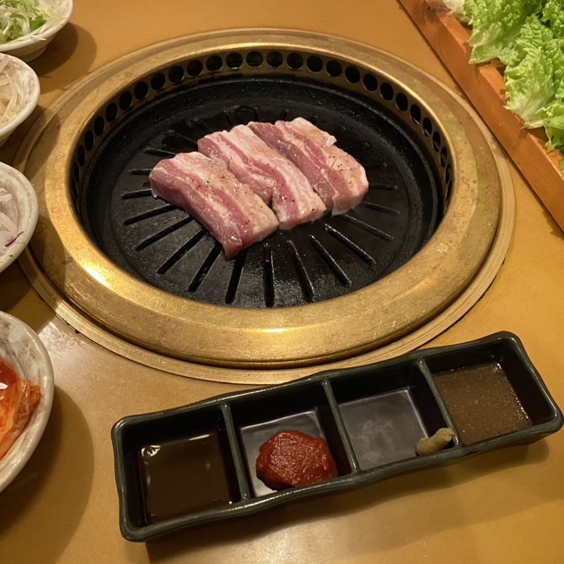 サムギョプサルと鍋食べ放題(やさい屋 朝日堂 )