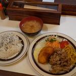 皿盛りB(からし焼肉とカニクリームコロッケ)(洋庖丁 大山店)