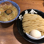 味玉つけ麺(六厘舎 大崎店)