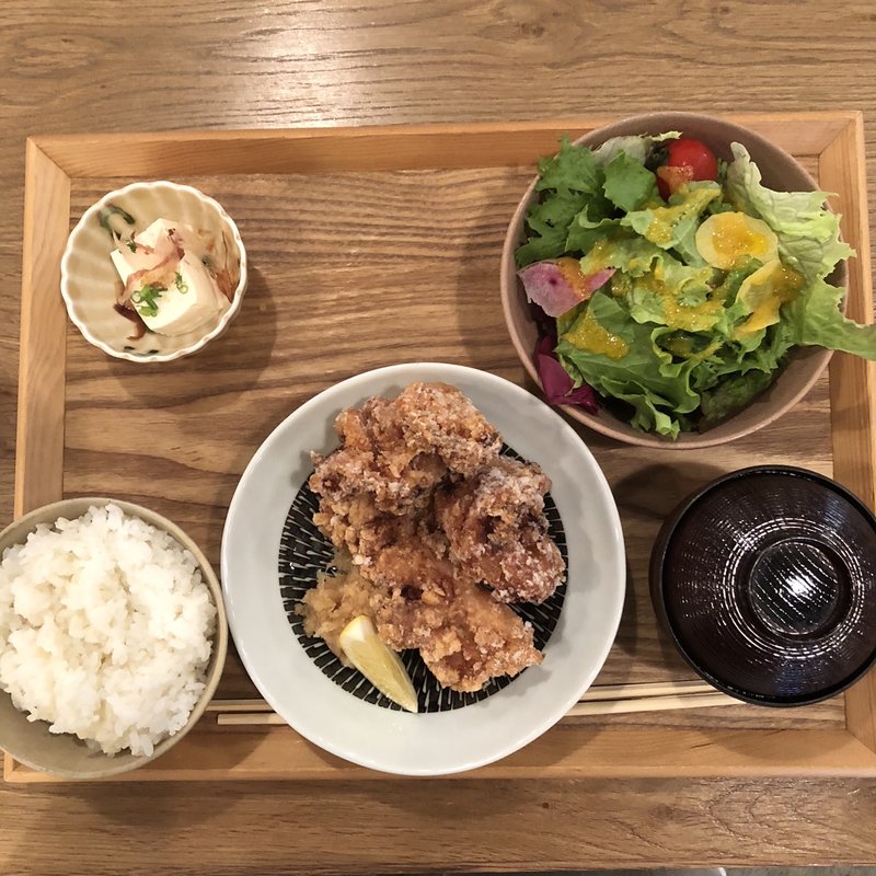 鶏のから揚げ定食(一角 HIBIYA CENTRAL MARKET)