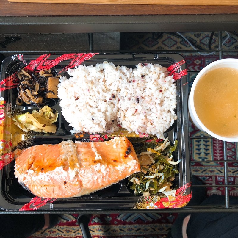 本気の鮭弁(魚貝 ののぶ)