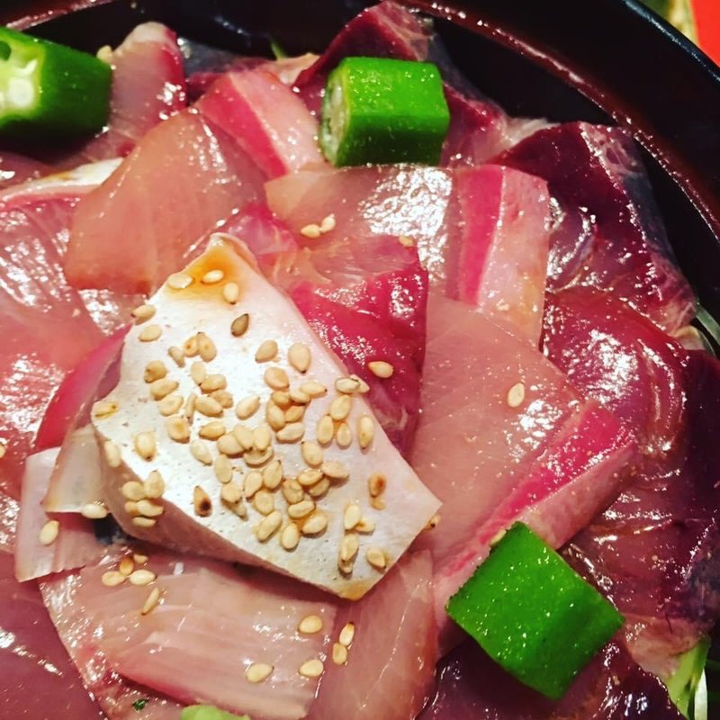 ぶり胡麻醤油漬け丼(青山 きくまさ )