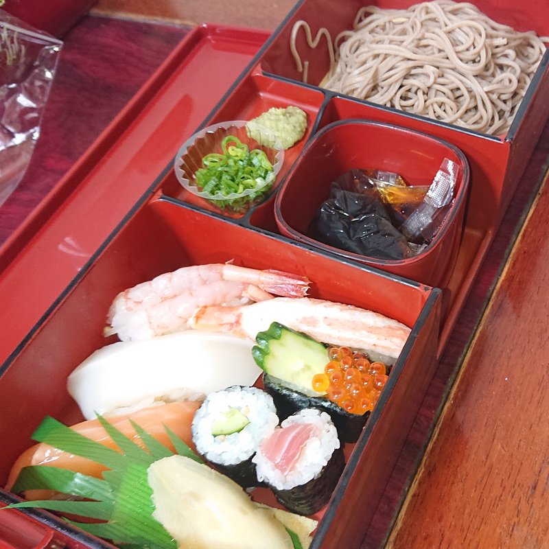 海賓にぎりセット(つきじ海賓川崎東古市場店)