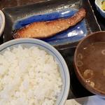 鮭の味噌焼き定食(魚よし)