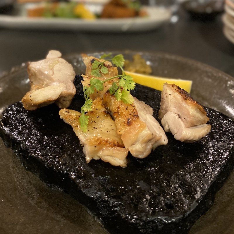 地鶏の石焼(酒家旬采　じざ （和食　じざ）)