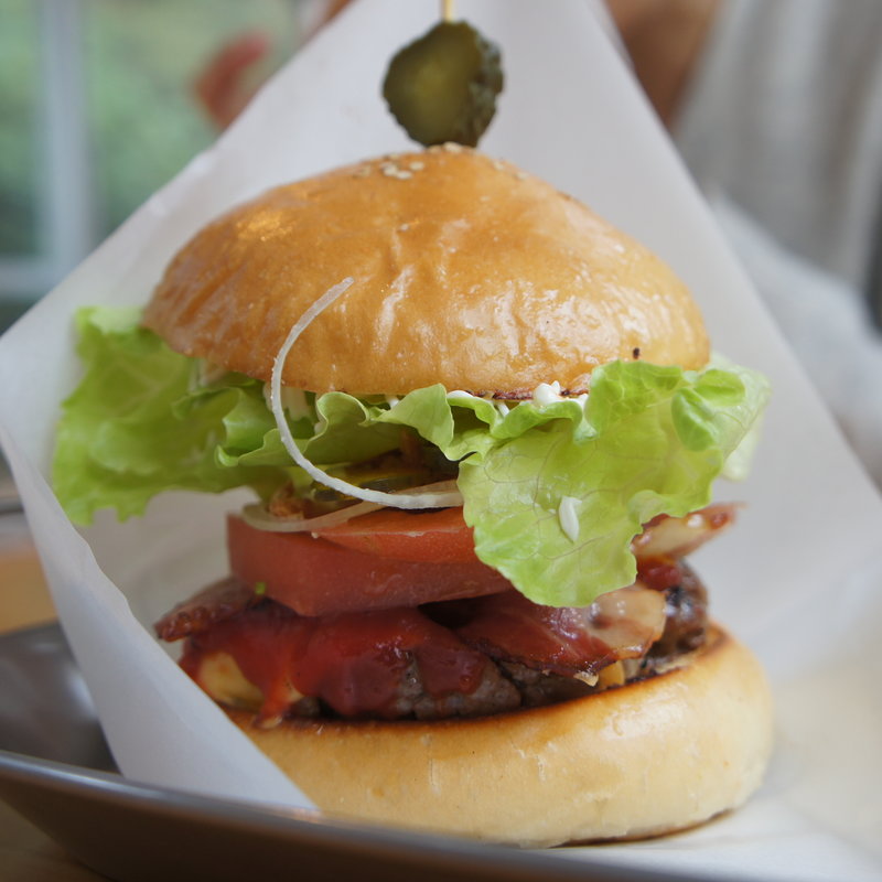 ベーコンチーズバーガー(カズボ バーガー)
