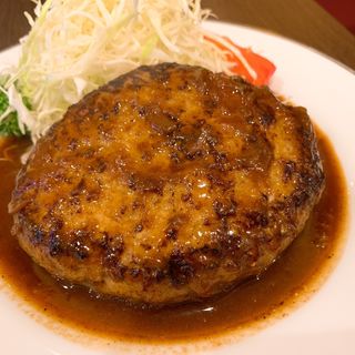 ハンバーグ定食(三福亭)