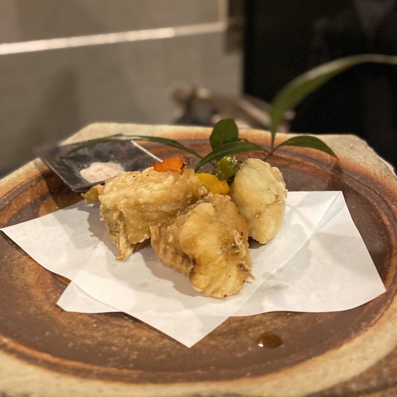 ふぐの唐揚げ(酒家旬采　じざ （和食　じざ）)