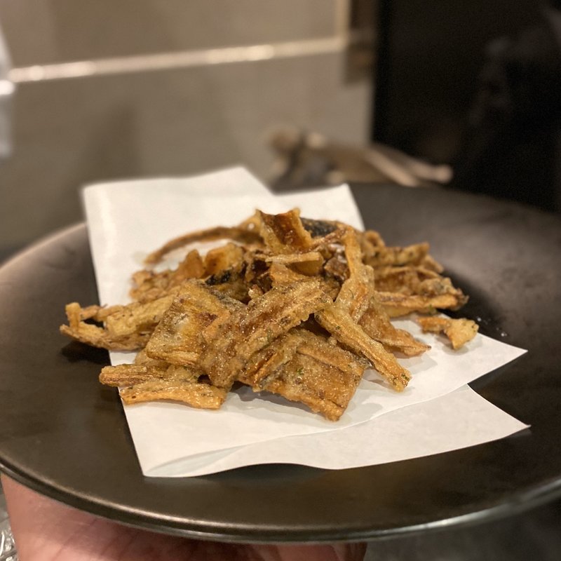 ごぼうチップス(酒家旬采　じざ （和食　じざ）)