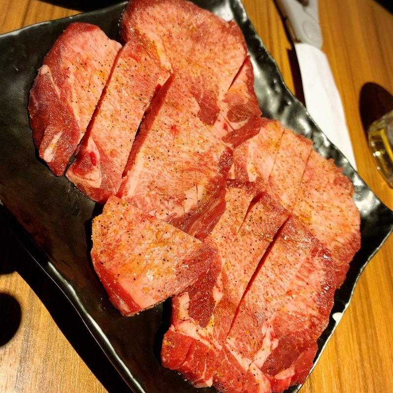 厚切り上タン(炭火焼肉　まるじゅう )