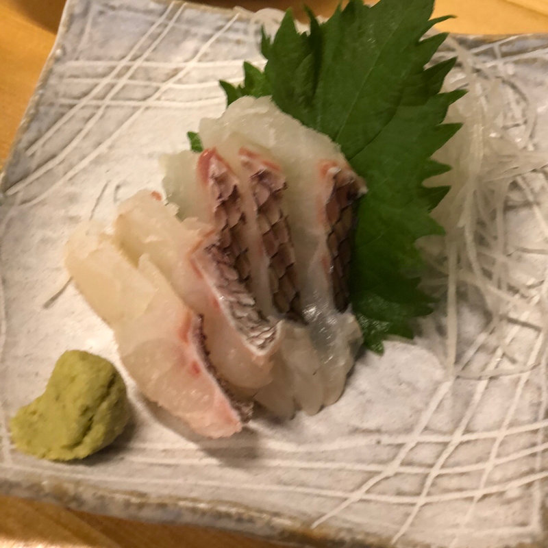 鯛刺し(大衆酒場BEETLE田町店)