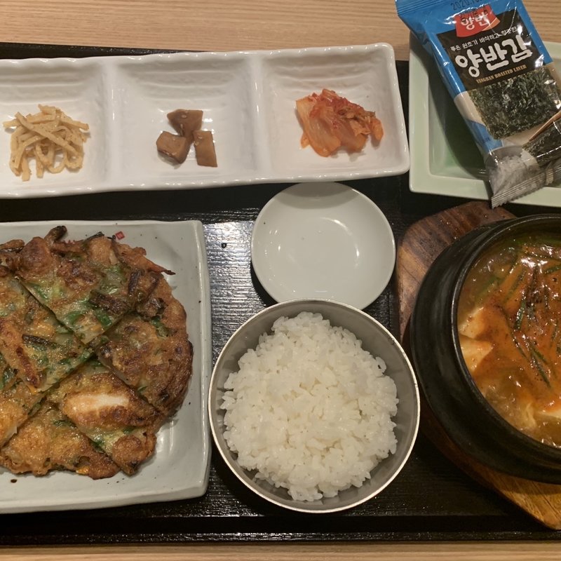 海鮮チヂミ+スンドゥブチゲ(JIJIMI GO)