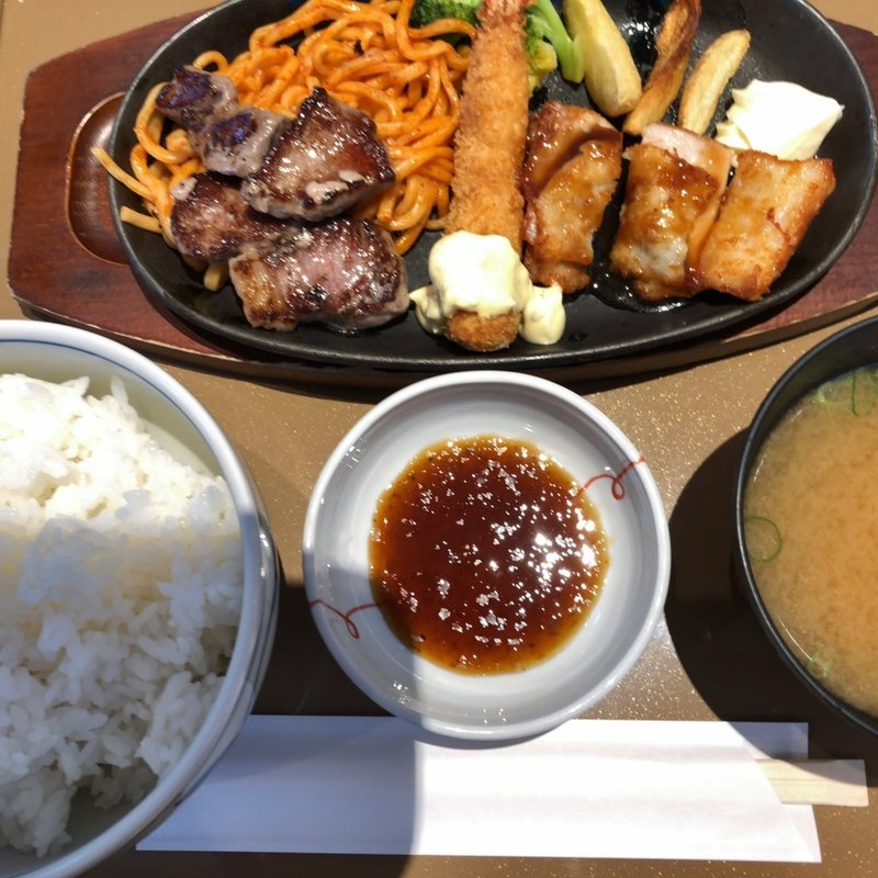 カットステーキミックス定食(やよい軒 和歌山インター店 )