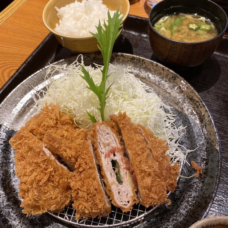 梅しそミルフィーユかつとヒレかつ膳(かつアンドかつ 伊丹大鹿店 )