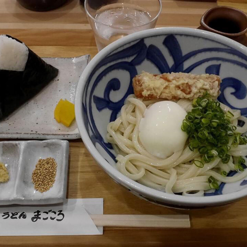 温玉ぶっかけうどんのちく天付きセット(本格手打ちうどん まごころ)