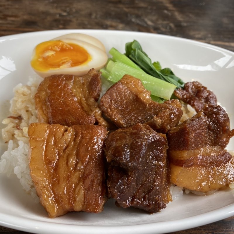 ラフテー丼(MINAKAMI BASE)