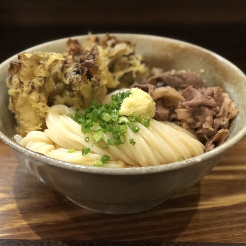 肉ぶっかけうどん（まいたけ天トッピング）(うどん屋 きすけ )