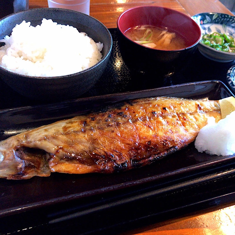 炭火焼サバ定食(酒飯場ででででん )