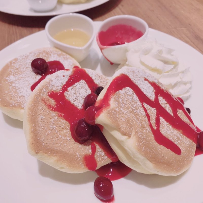 スフレパンケーキ　ベリー&ホイップ　プレーン(麹町珈琲　江ノ島店)