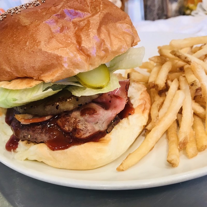 パイナップルベーコンチーズバーガー(サニーダイナー 本店 （SUNNY DINER）)