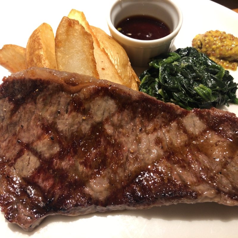 松永牧場産牛ロース肉の炭火焼き（炭火焼コース）(AGIO)