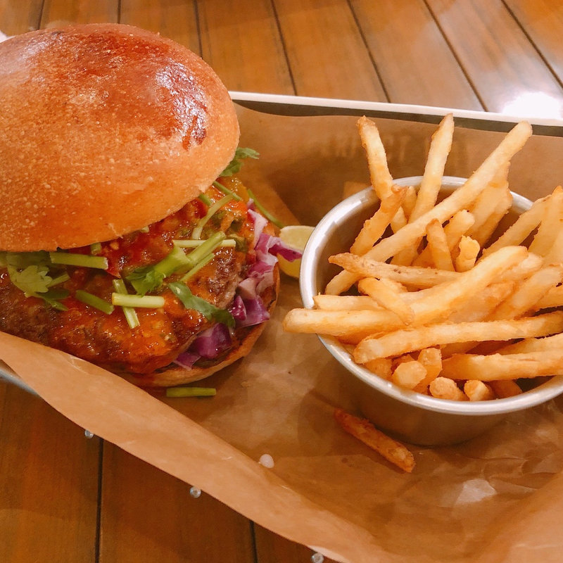 アボカドサルサバーガー(J.S. BURGERS CAFE 新宿店 （J.S.バーガーズ カフェ 【旧店名】STANDARD BURGERS）)