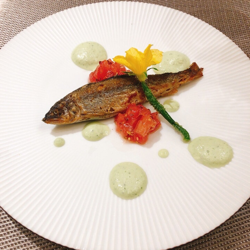 琵琶湖の天然稚鮎のコンフィ(銀座大石)