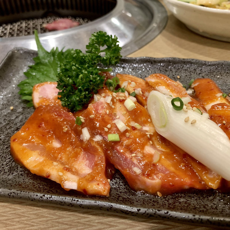 豚盛り(豚カルビ・トントロ)(うしの家)