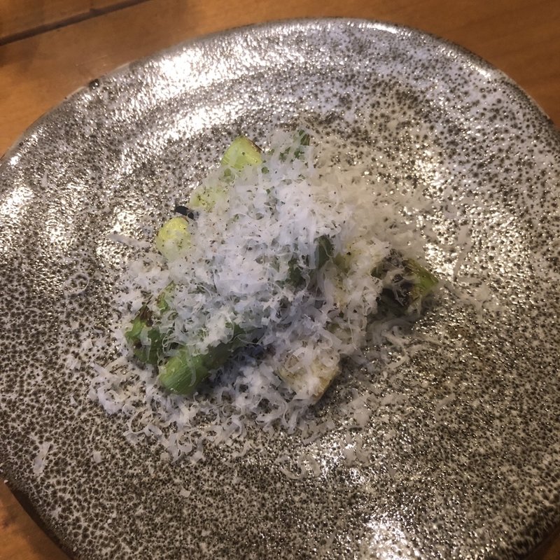 アスパラ炭焼き〜パルメジャーノチーズ〜(焼鳥 赫色)