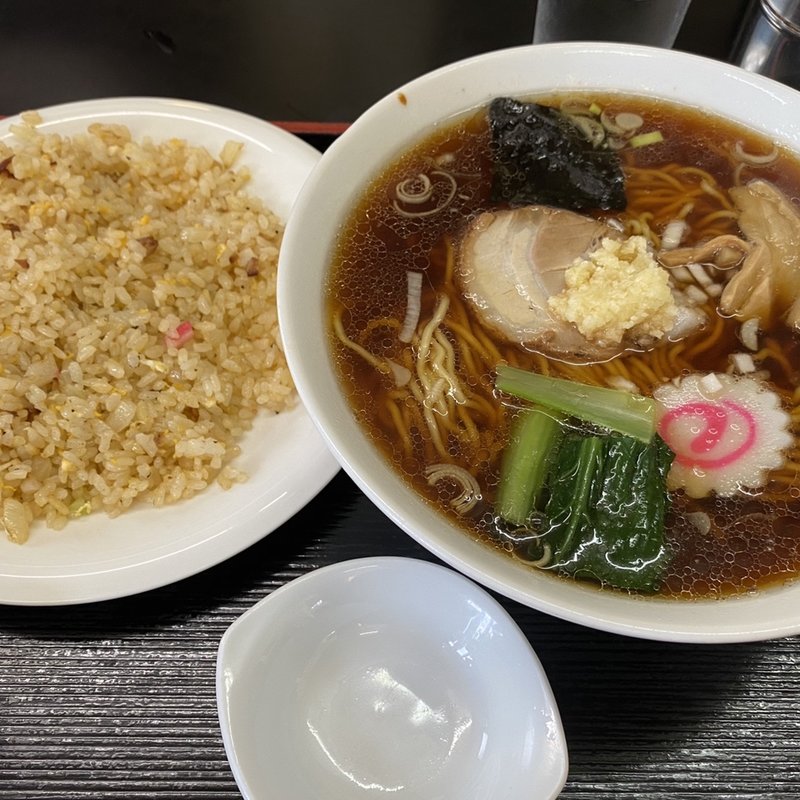 ニンニクラーメンと半チャーハンのセット(三ッ木屋食堂)