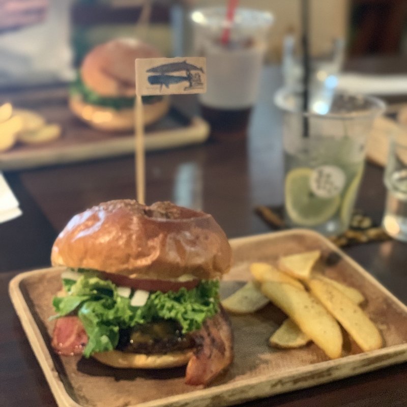 SSB BUGER(サウス・スウェル （South Swell）)