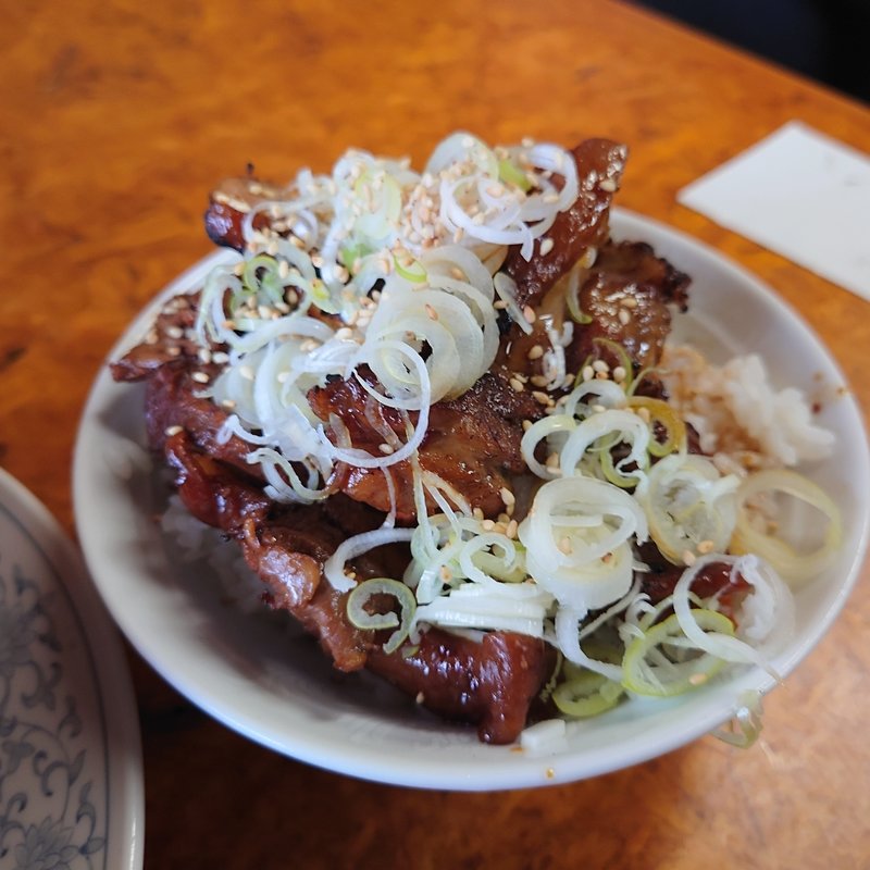 小鶏チャーシュー丼(かし亀)