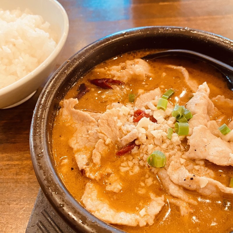 四川豚煮込み定食(一球酒場)