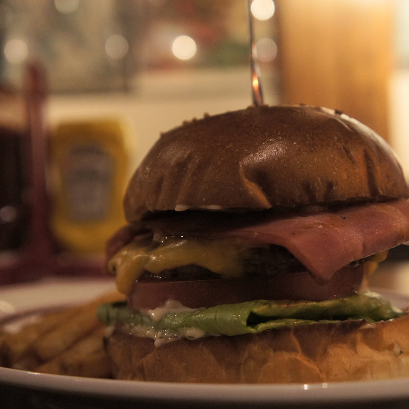 ベーコンチーズバーガー(カフェ アルプス)