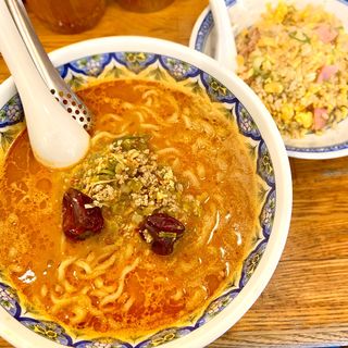 激辛坦々麺(中国ラーメン揚州商人 目黒本店)