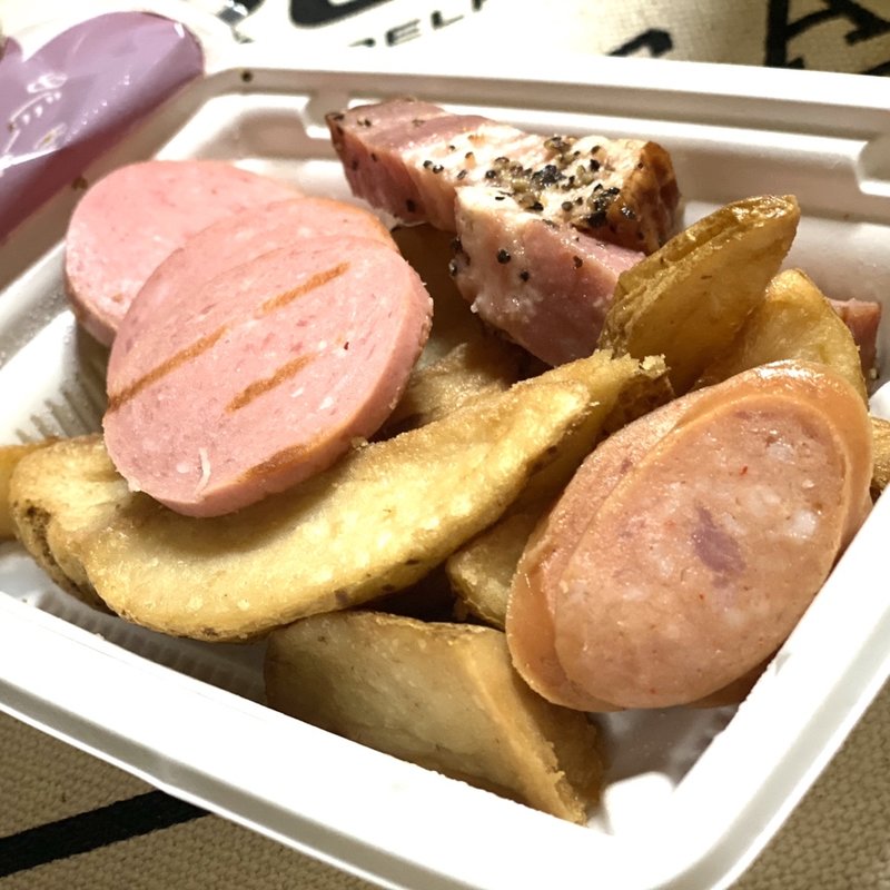 おつまみソーセージ＆ベーコンセット(ファミリーマート 札幌南7条西7丁目店 )