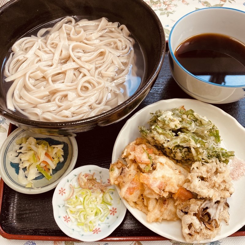 釜揚げうどん・大盛り(栄屋うどん店)