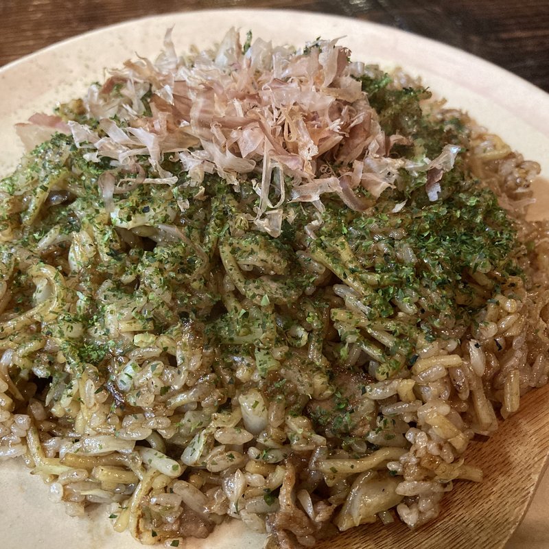 そばめし(鉄板焼まねき)