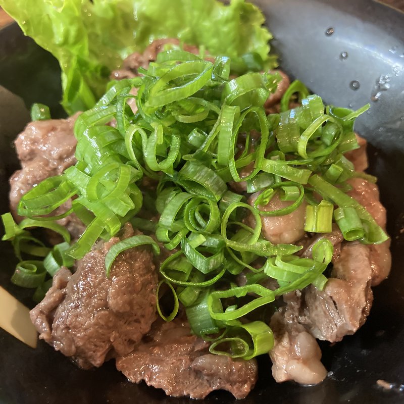 牛すじポン(鉄板焼まねき)