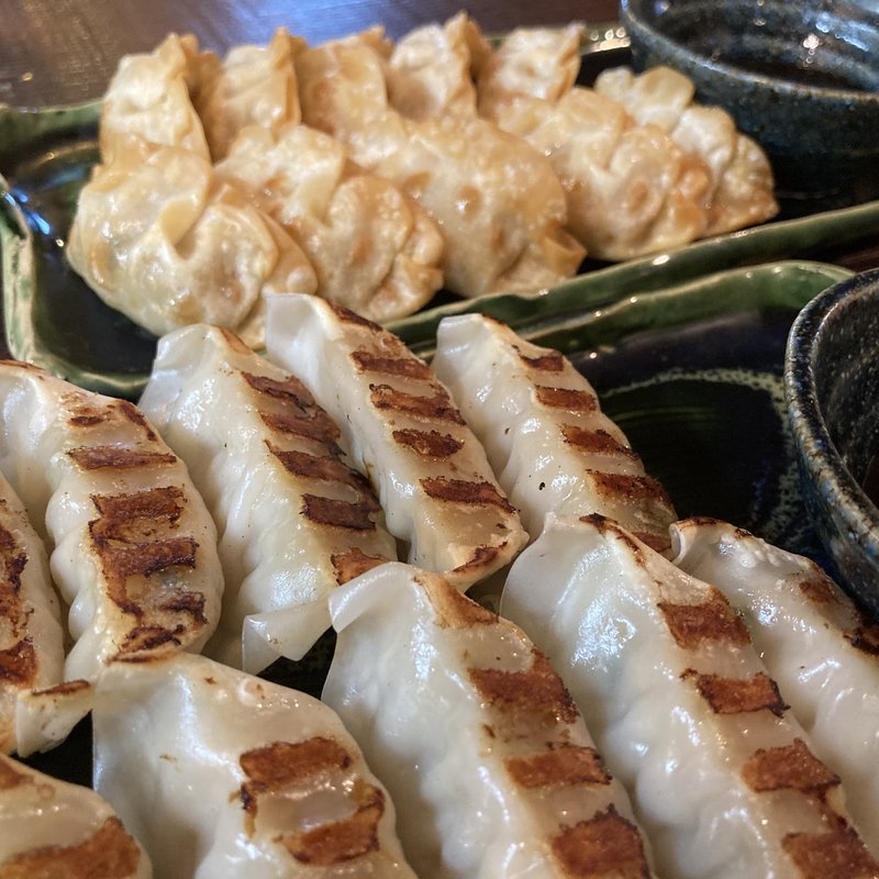ぎょうざ（焼きor揚げ）(鉄板焼まねき)